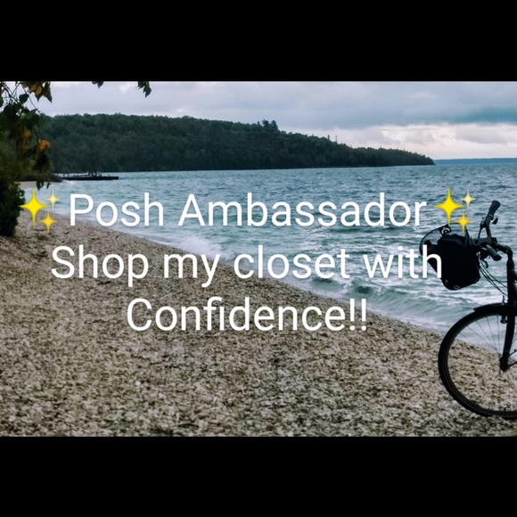 Meet your Posher, Roxy - Picture 1 of 4